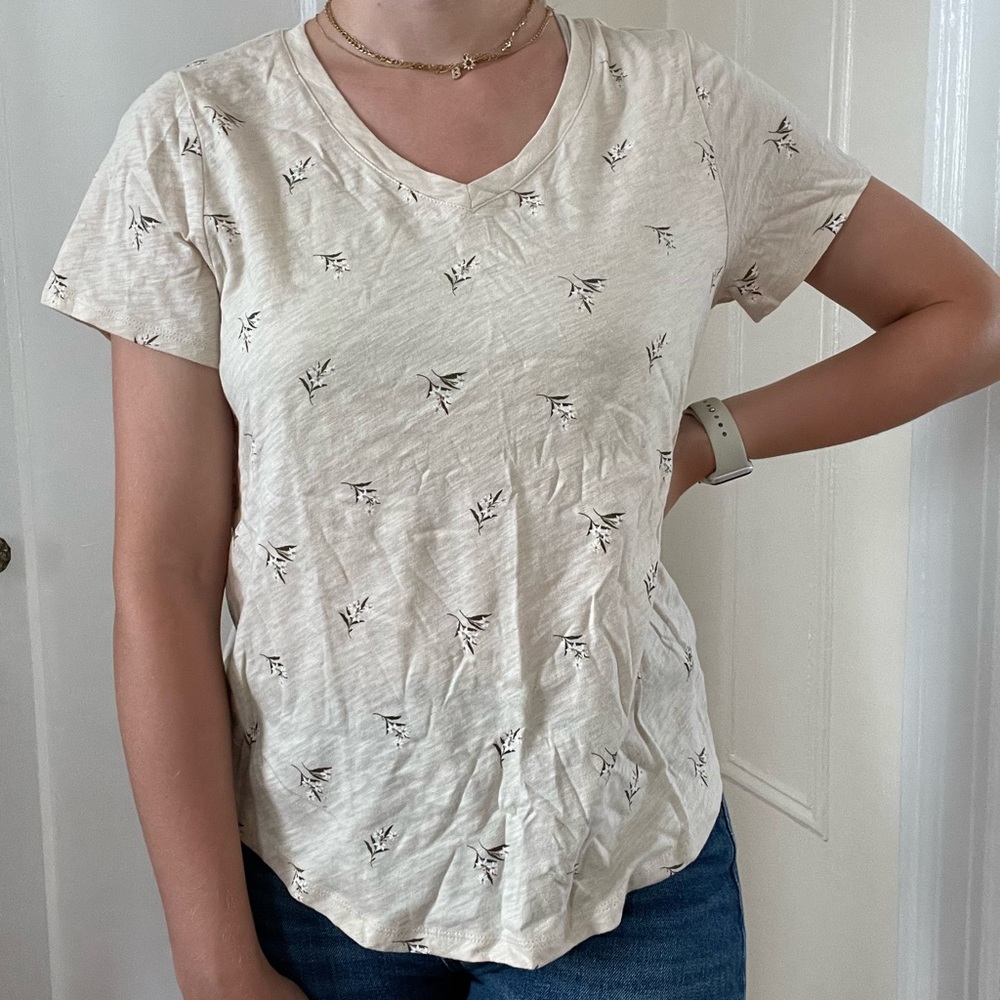 Old Navy, Tshirt, new with tags, never worn, size medium